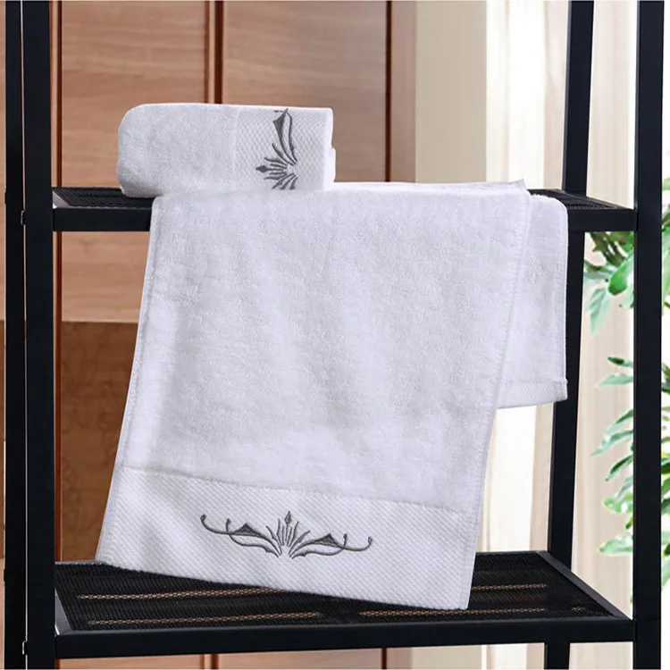 Luxury Quality White Absorbent 100% Cotton Large 80*160cm Hotel Shower Bath Towel with Customized Logo