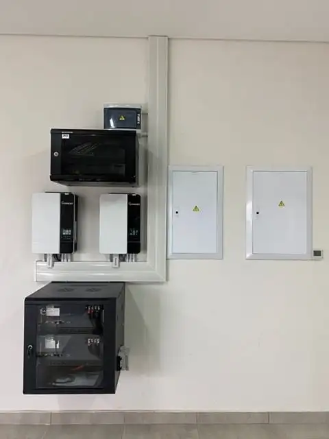 Growatt Super Solar Inverter Hybrid Wide Mppt 5000Es Off Grid 3.5Kw 5.5Kw 3500 W 24 V Main Board Hybrid Inverter With Controller