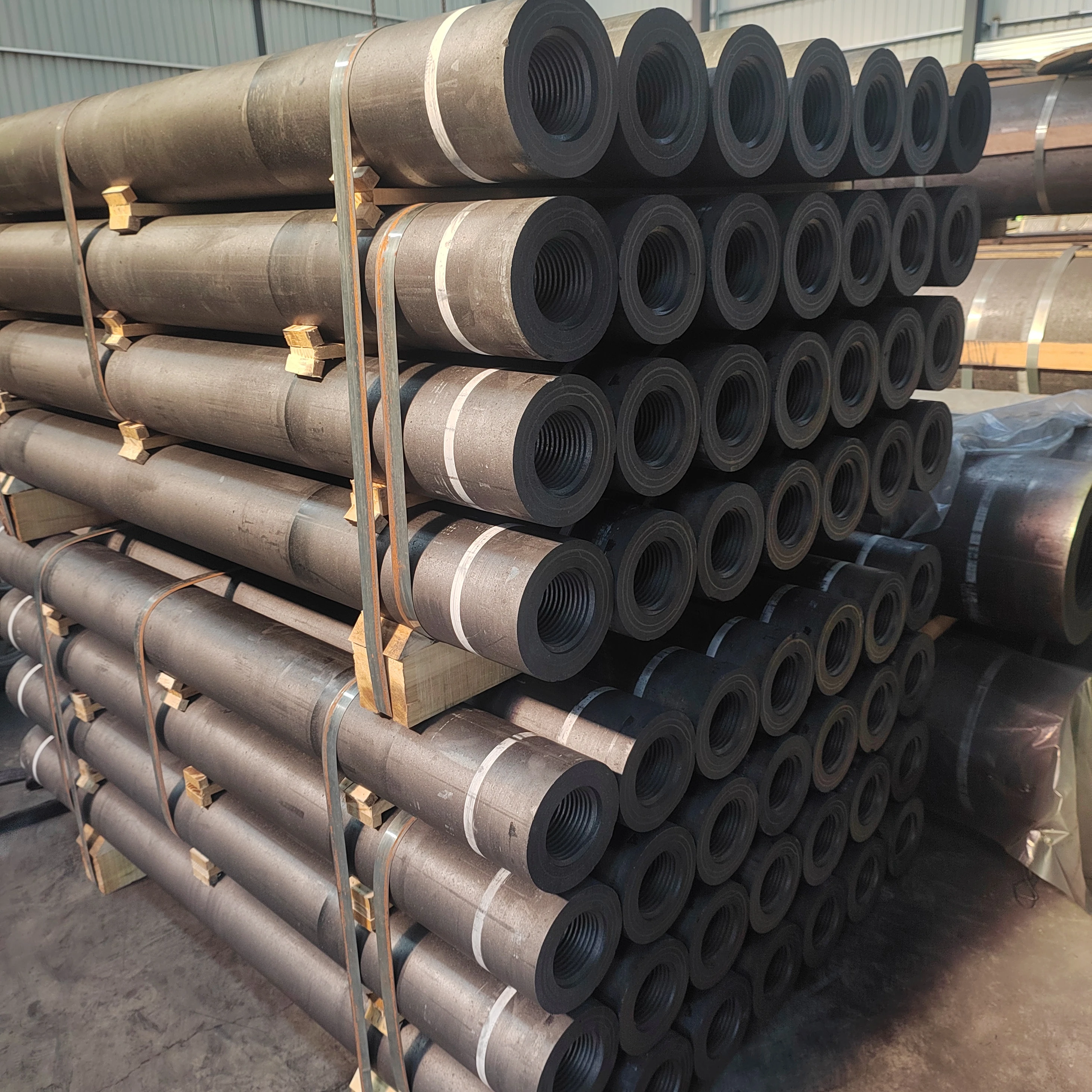High Quality Graphite Electrode Manufacturer UHP 200 250 300mm Graphite Electrode
