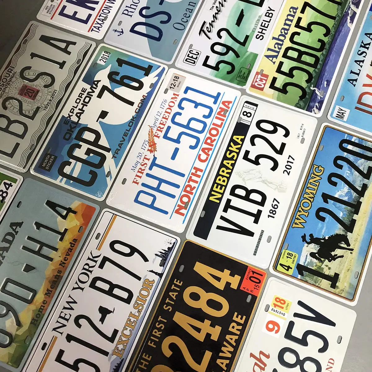 Hot Sale Products Oem Embossed License Plates Custom China Metal Number Car License Plate