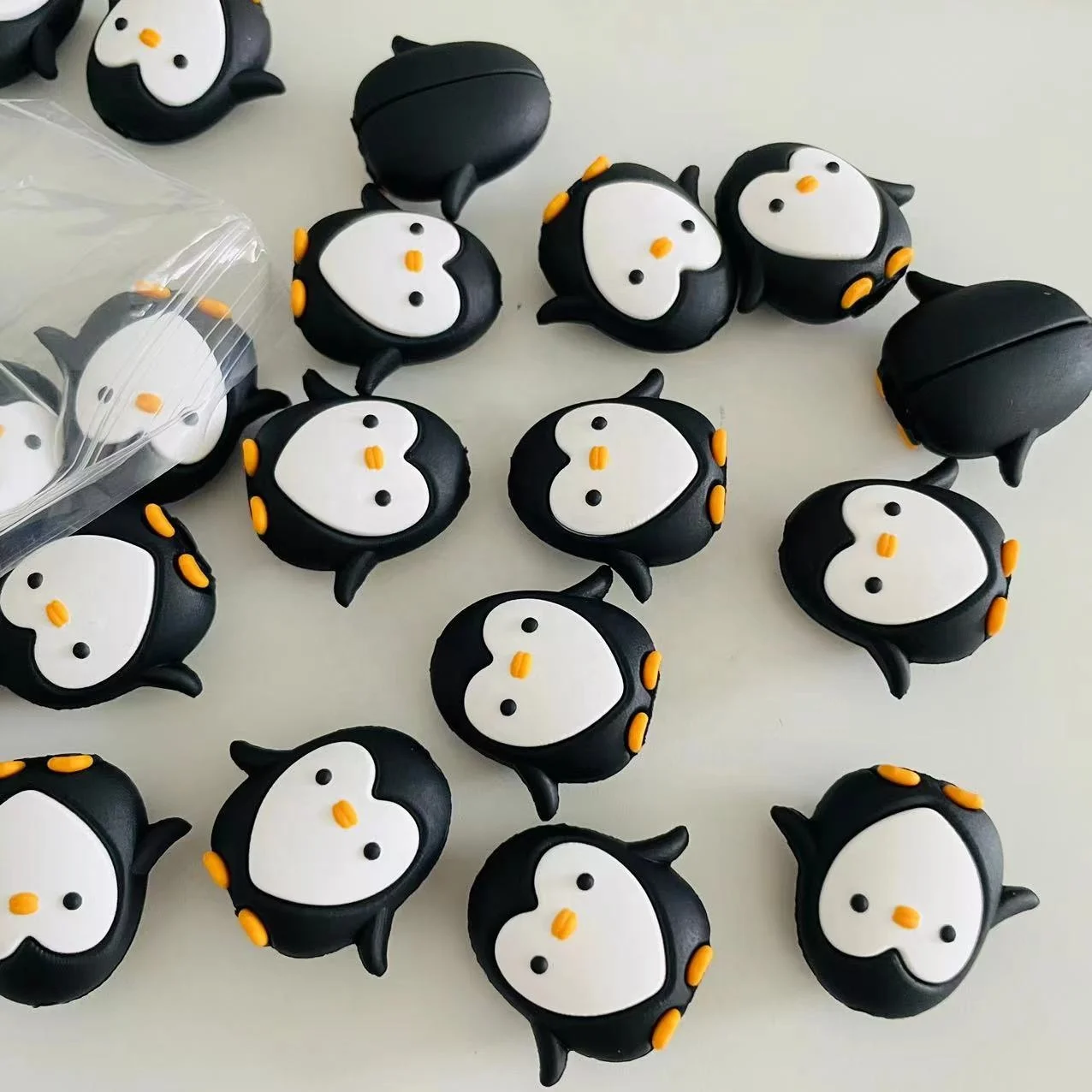 Cartoon Animal Penguin Shaped Cable Protector USB Wire Earphone Line Clip Charger Cartoon Data Cable Organizer