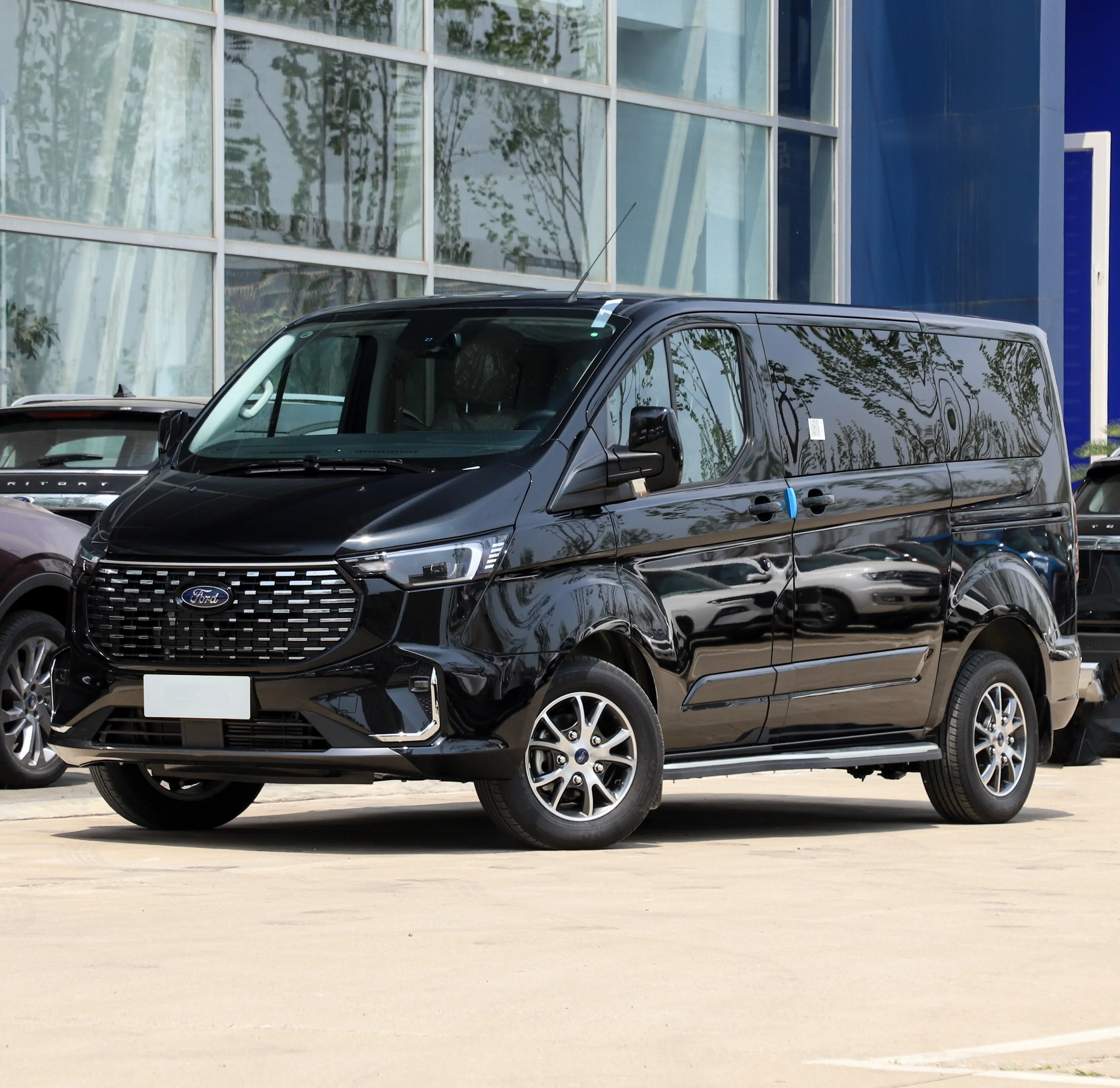 Пассажирский фургон JMC lhd 2023 2 0 т Tourneo на заказ бензин MPV пассажирский для продажи