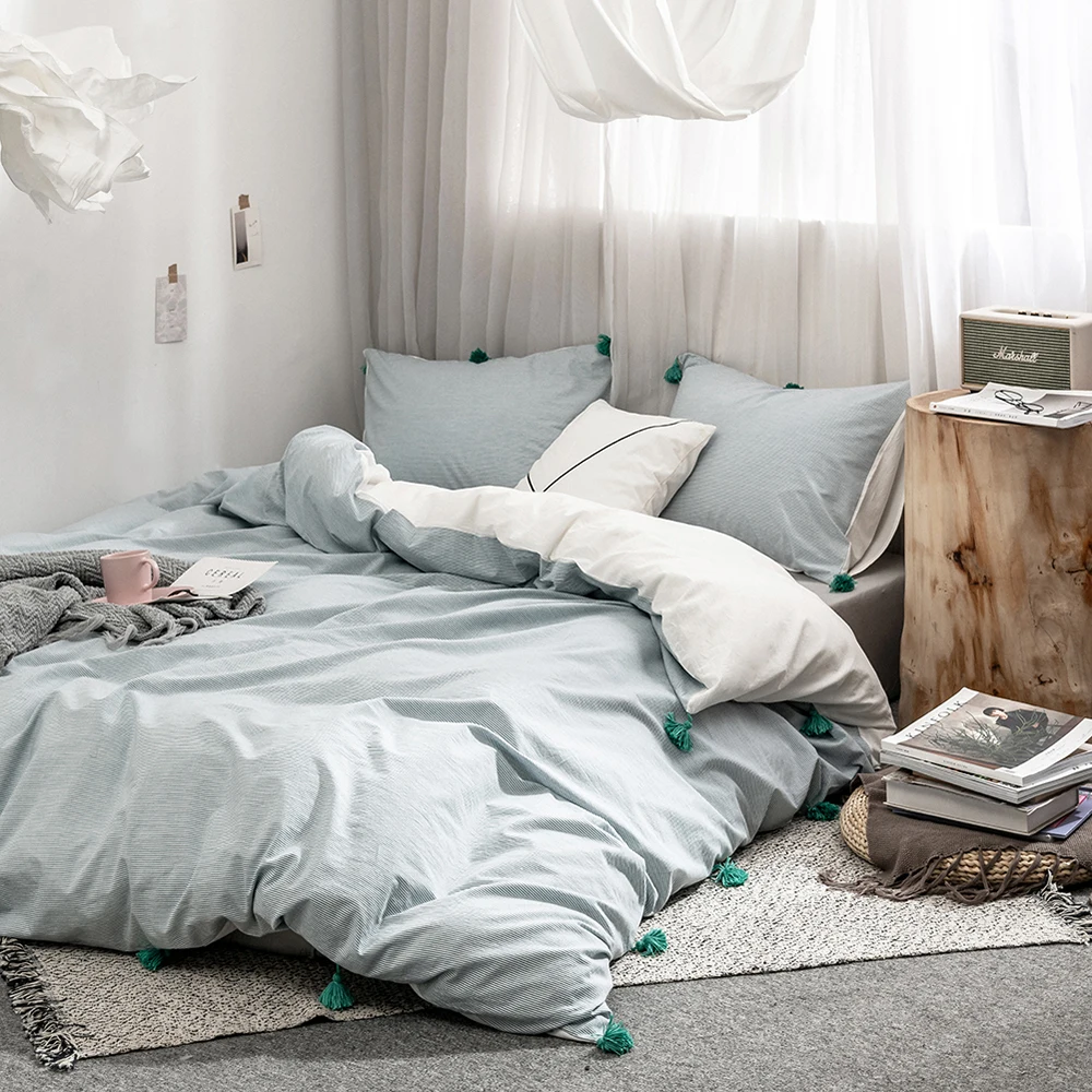 2021 Best Selling 100% Cotton Boho Style Hotel Super King Size Hotel Bedsheets Bedding Sets With Pompom Fringe