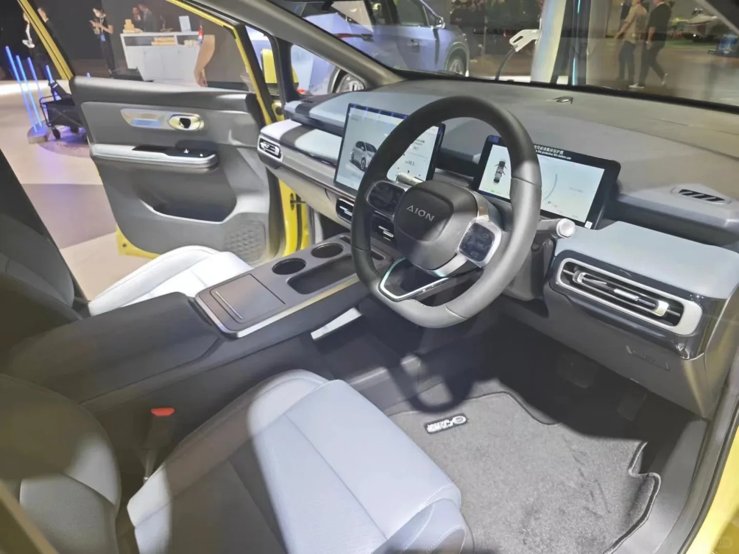 Новый энергетический автомобиль Aion Y Plus 2024 с правым рулем 5-местный компактный внедорожник GAC AION Gac высокопроизводительный RHD электромобиль