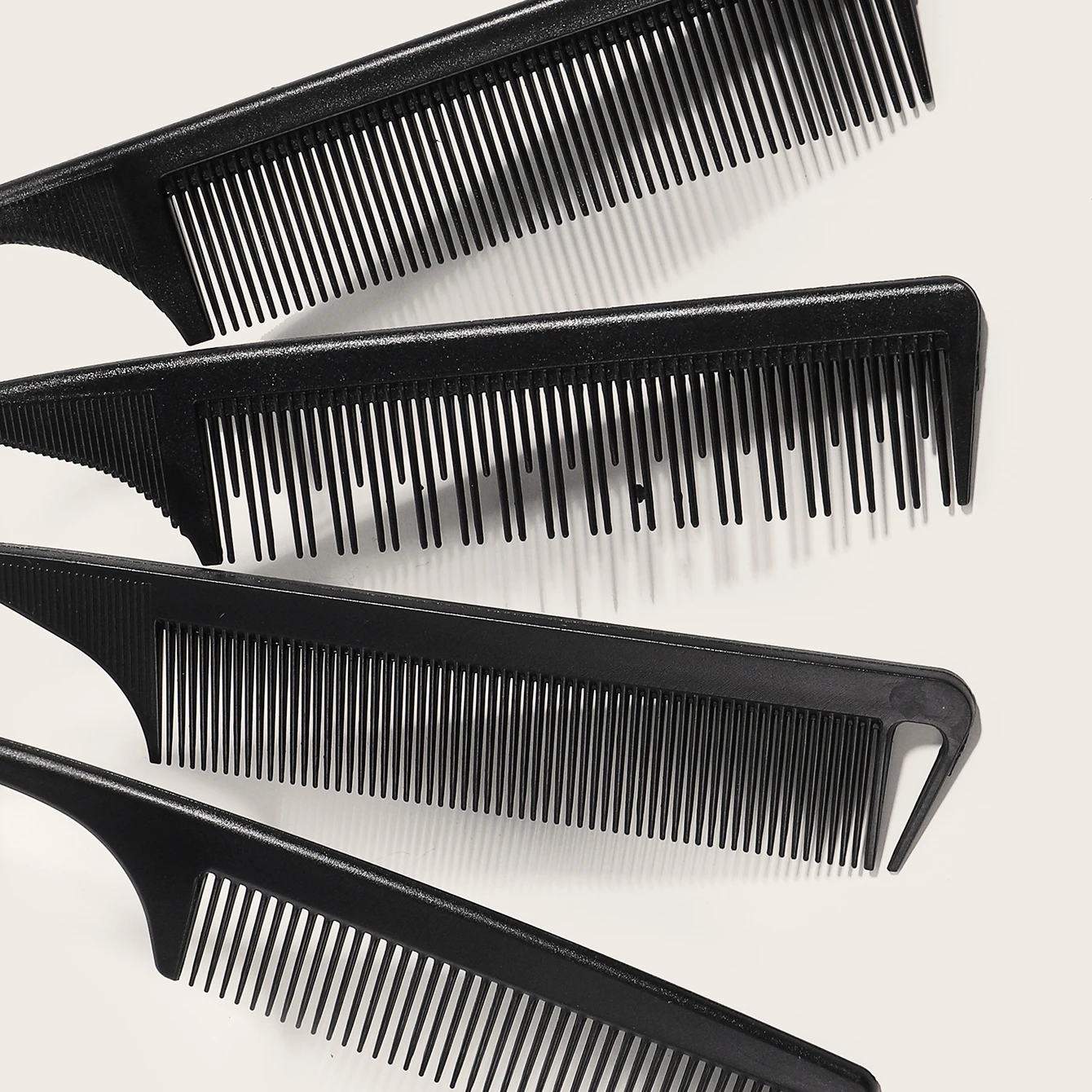 Special salon carbon fiber pointed tail comb high temperature resistant non deformable hair cutting  dry wet anti-static comb