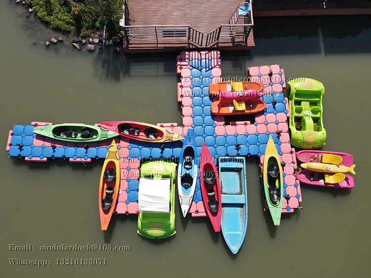 Floating pontoon dock