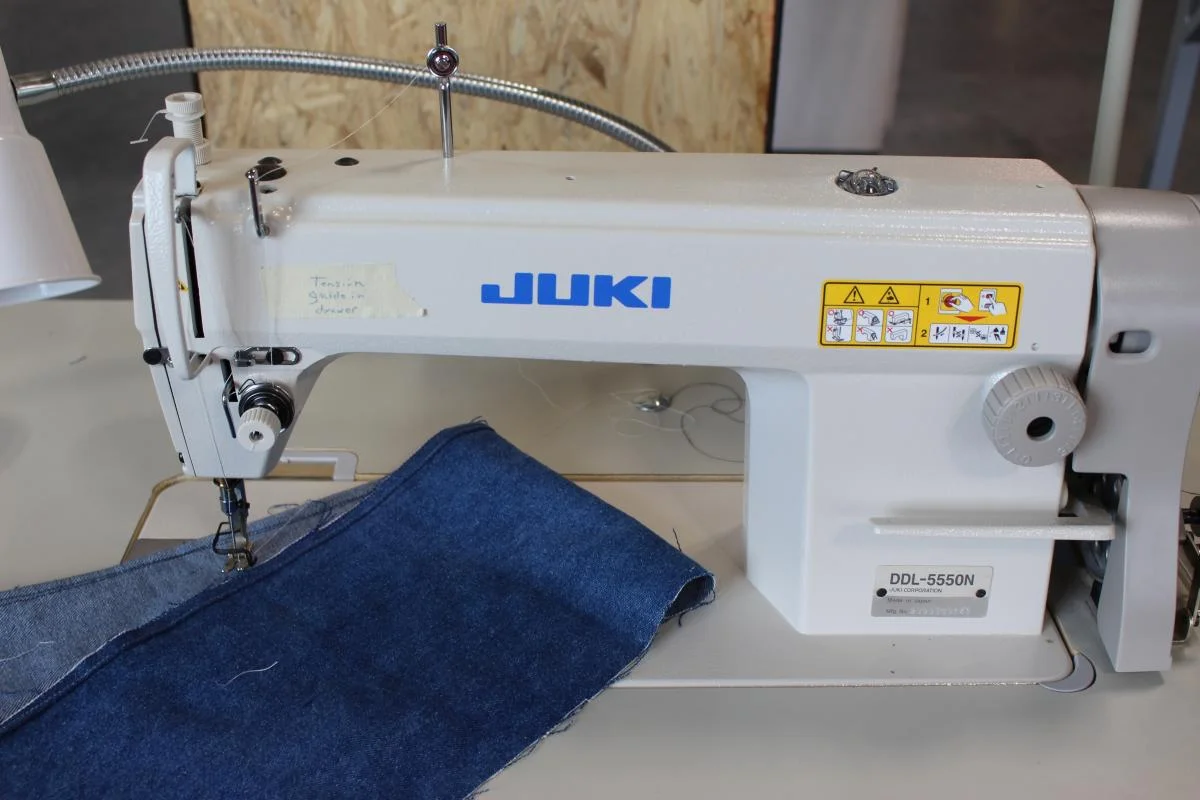 Japan Brand Second Hand Jukis 5550 Single Needle Industrial Sewing Machines With Good Working Condition