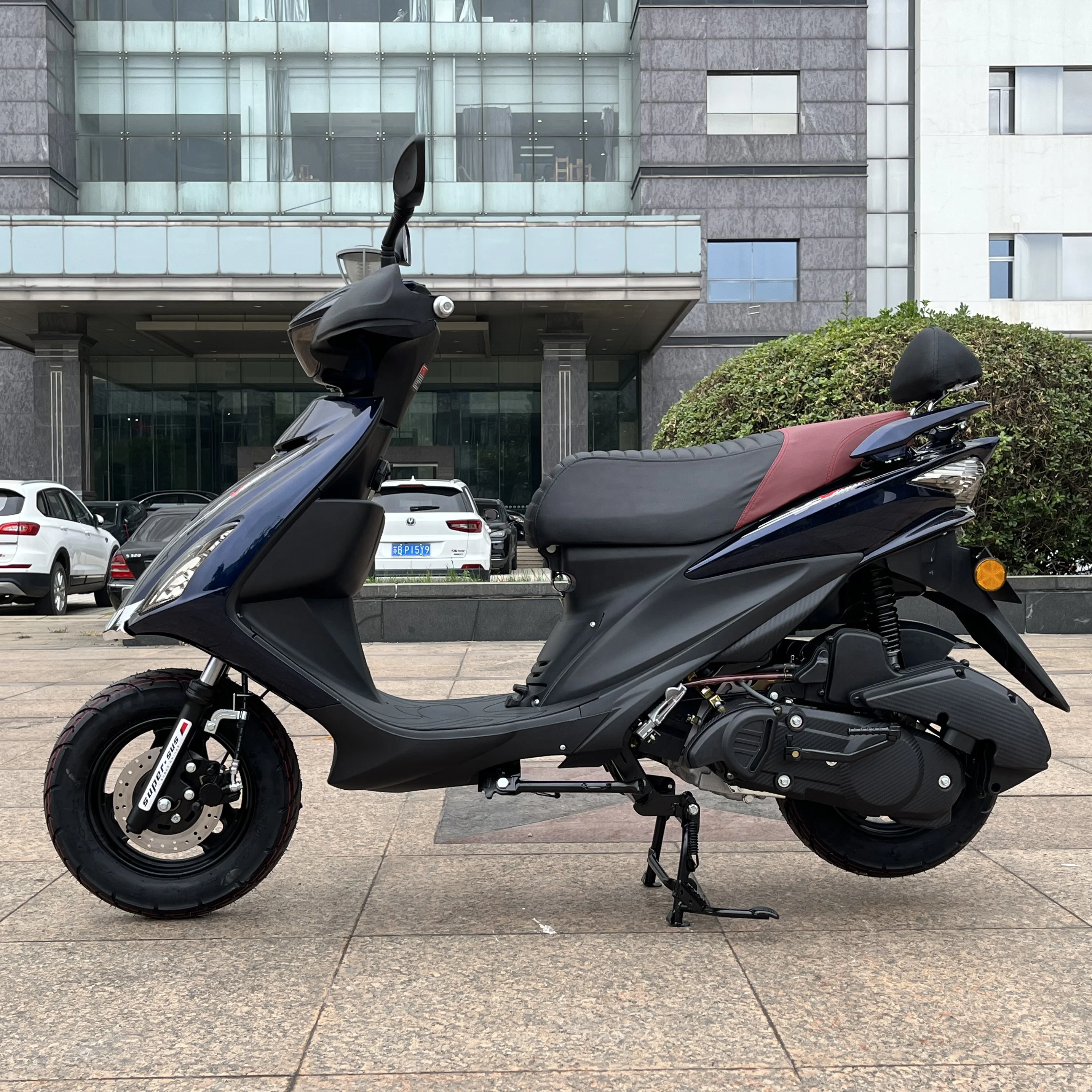 Classic Hot Selling 150 CC Scooter V150 SS Air Cooled Racing Motorcycle Disc Drum Brake Gasoline Moped