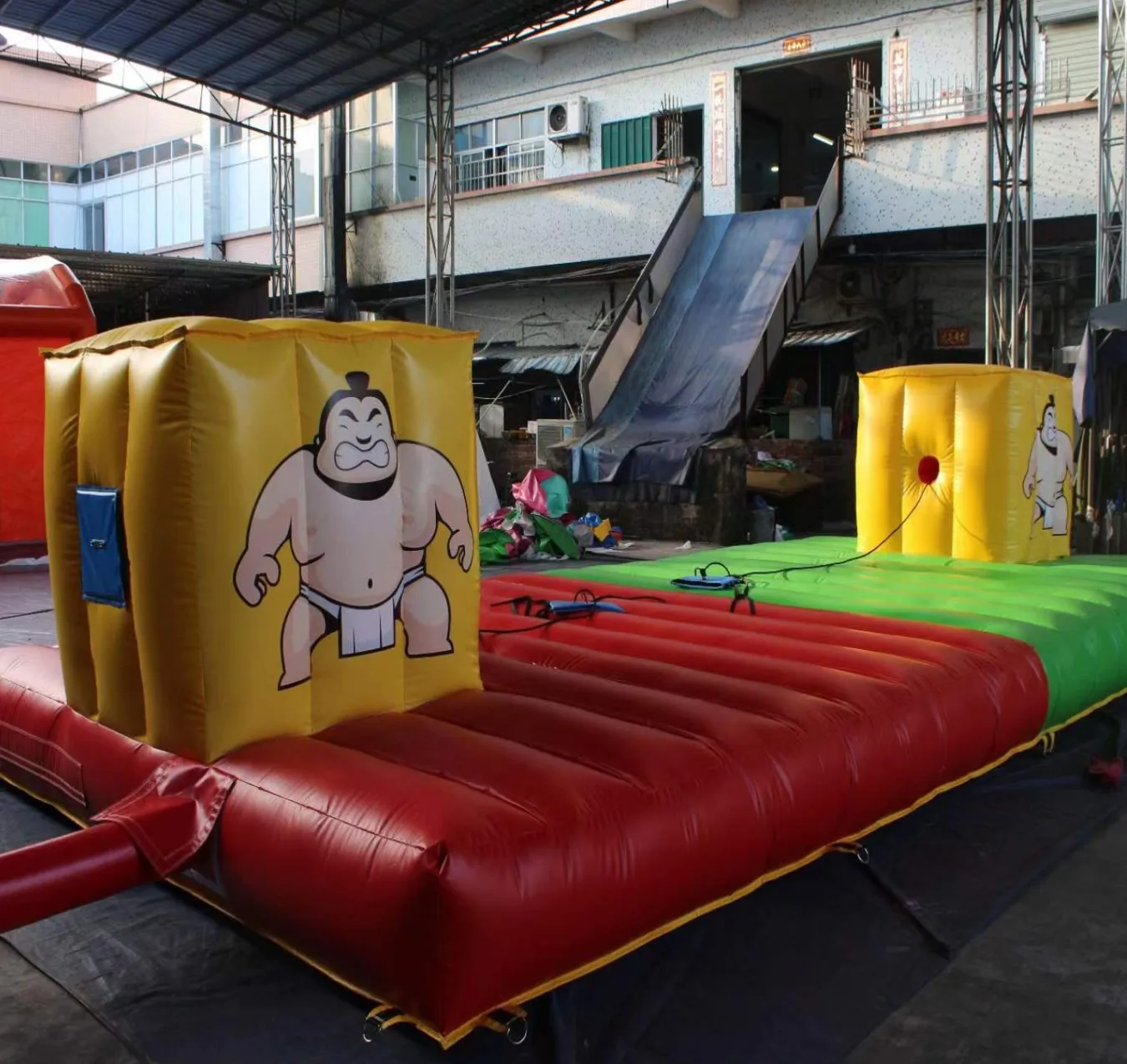 Забавные надувные интерактивные спортивные игры для взрослых мягкие комбинезоны борьбы продажа надувных матрасов