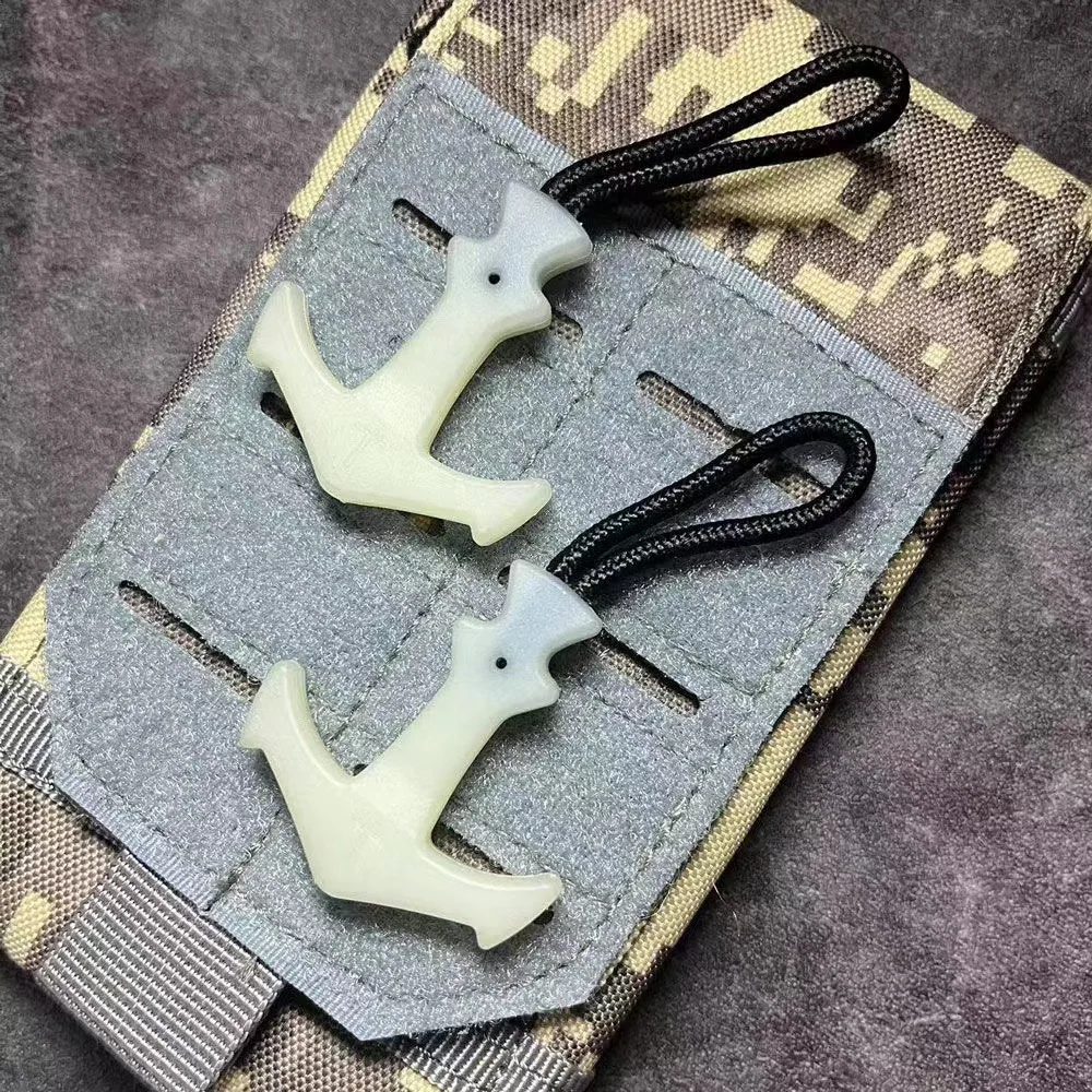 2024 wholesale Multi-purpose Corsair Anchor Luminous zipper pullers Detachable non-slip rope tail PVC rope pullers