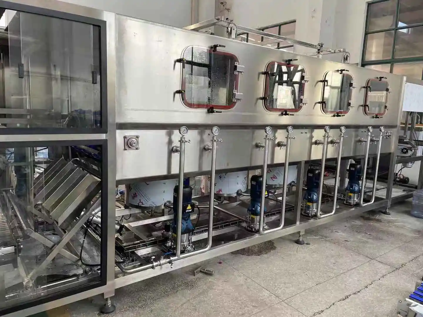 Zhangjiagang factory 5 gallon barreled water filling machine/bootled 5 gallon water bottling line