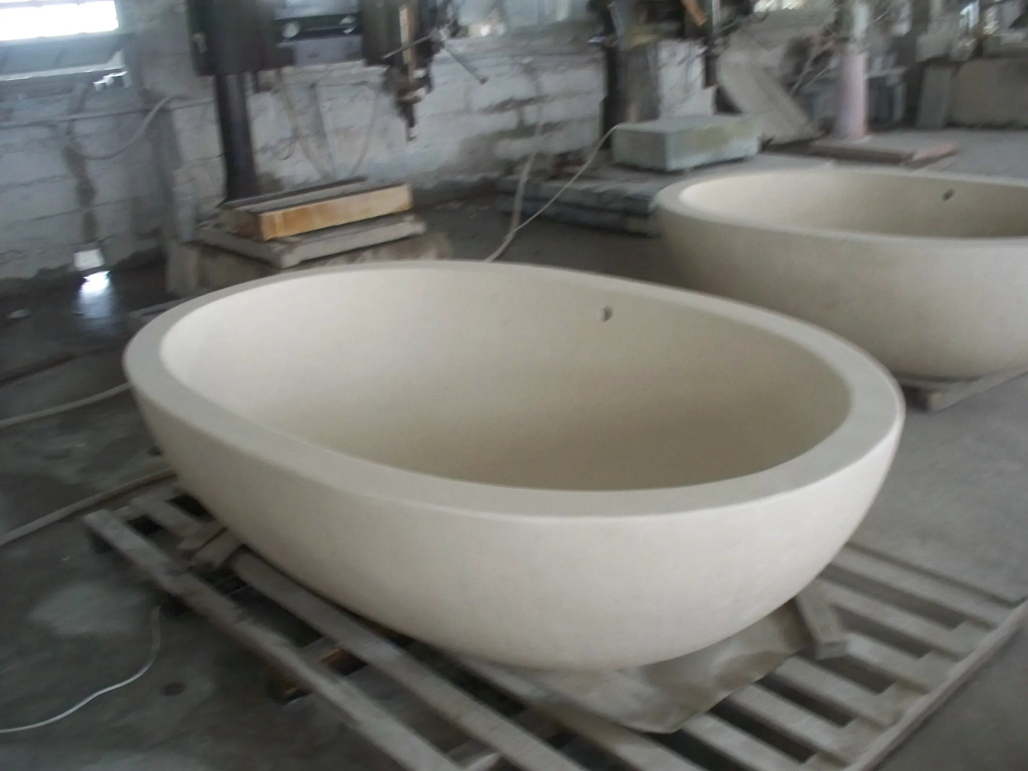 White Solid Marble Hand Carved Oval Natural Stone Whirlpool Bathtub for Bathroom