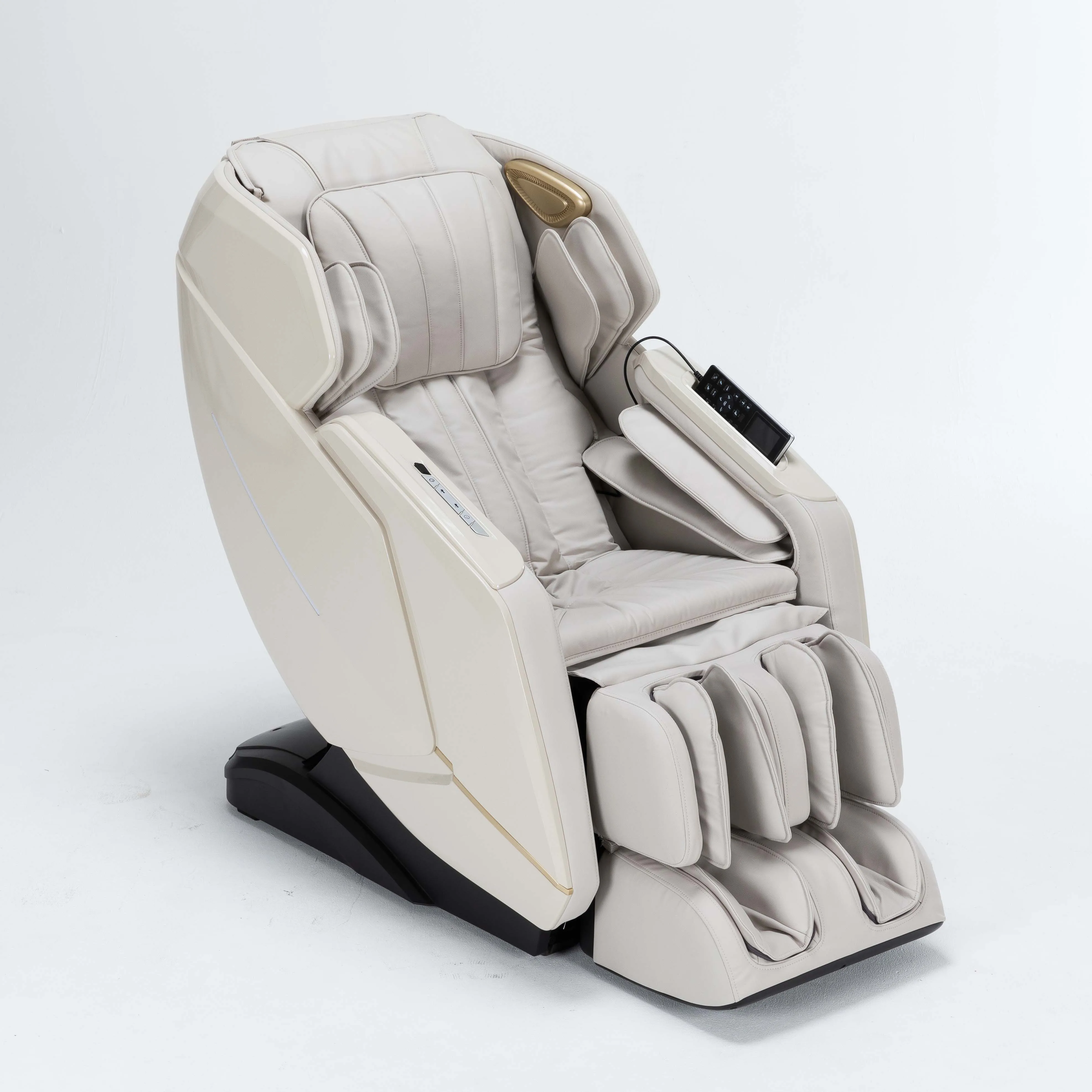 GESS Electric 3D Zero Gravity Massage Chair with Full Body Airbags wrap