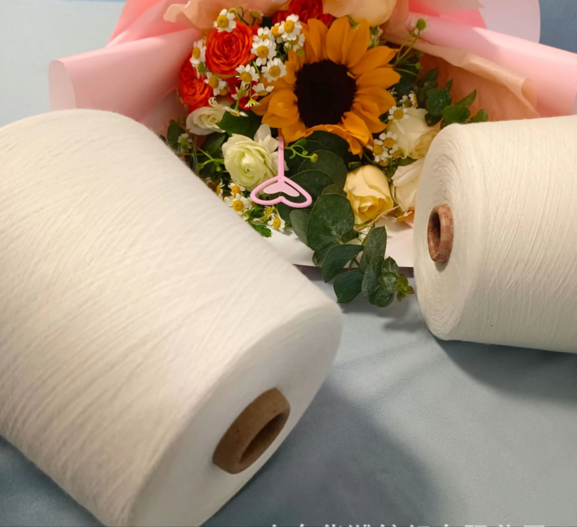 Sell a Large Number of Cotton Yarn  20S 40S Pure White 100% Pure Cotton Yarn Beginning Spinning for Knitting T-shirt Stockings