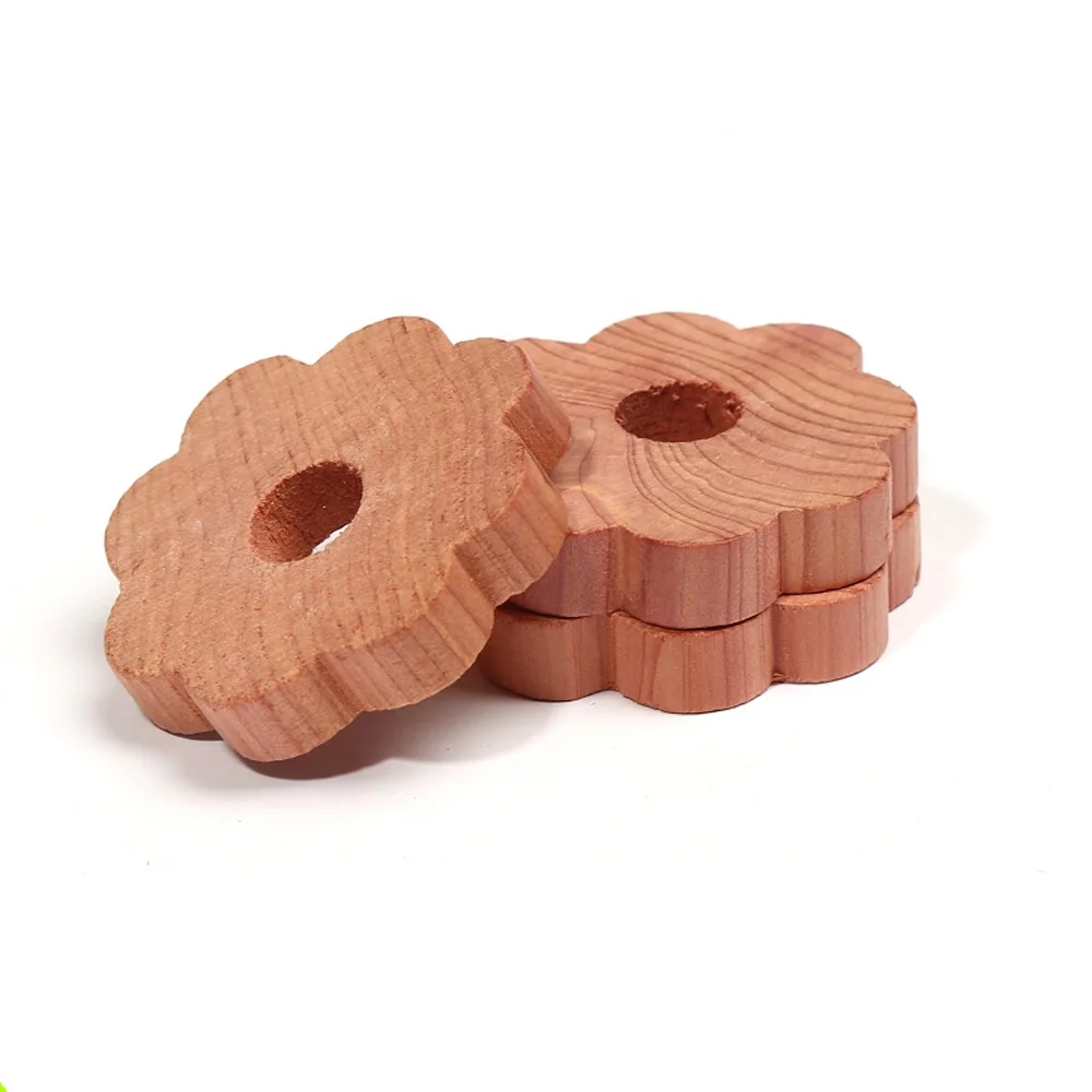 Cedar Wood Ball Anti Moth Wooden Blocks Flower Shaped For Closets