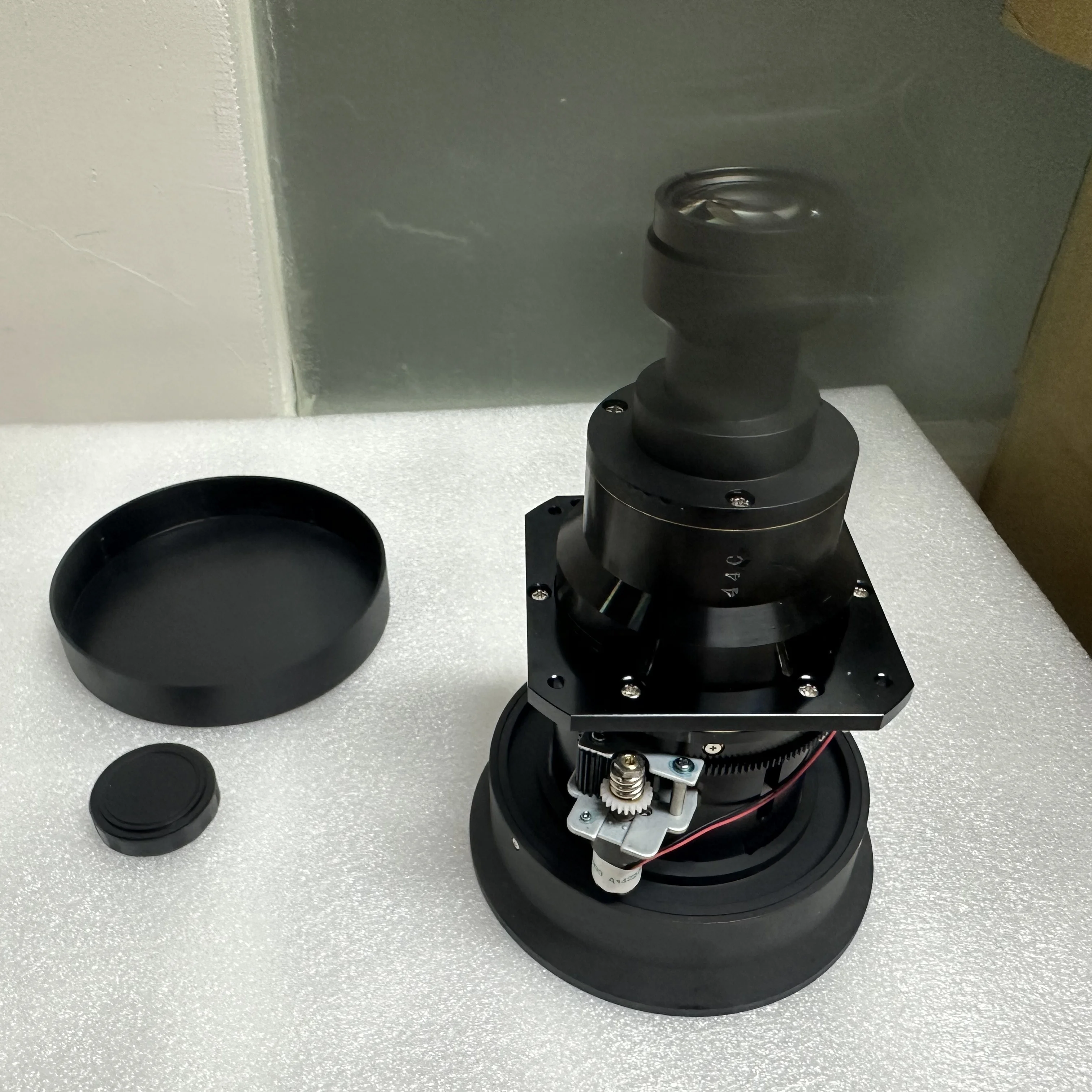 Original Projector Len for barco HD6\optoma EH7500(08:1) R9856470 CWH fixed lens