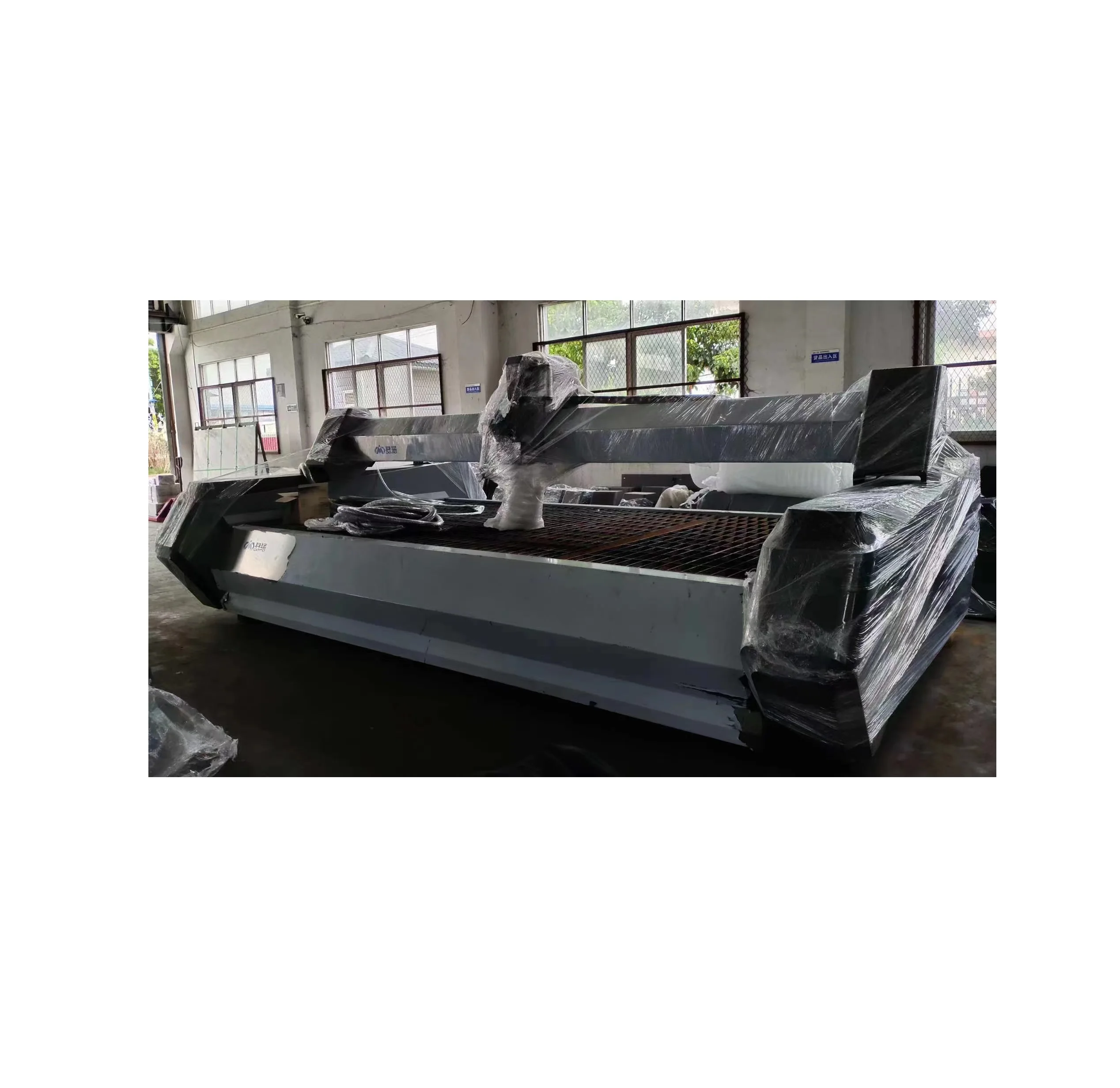 New design multifunction water jet cutter for glass/stone/metal with CNC controller 3d 5 axis waterjet cutting machine