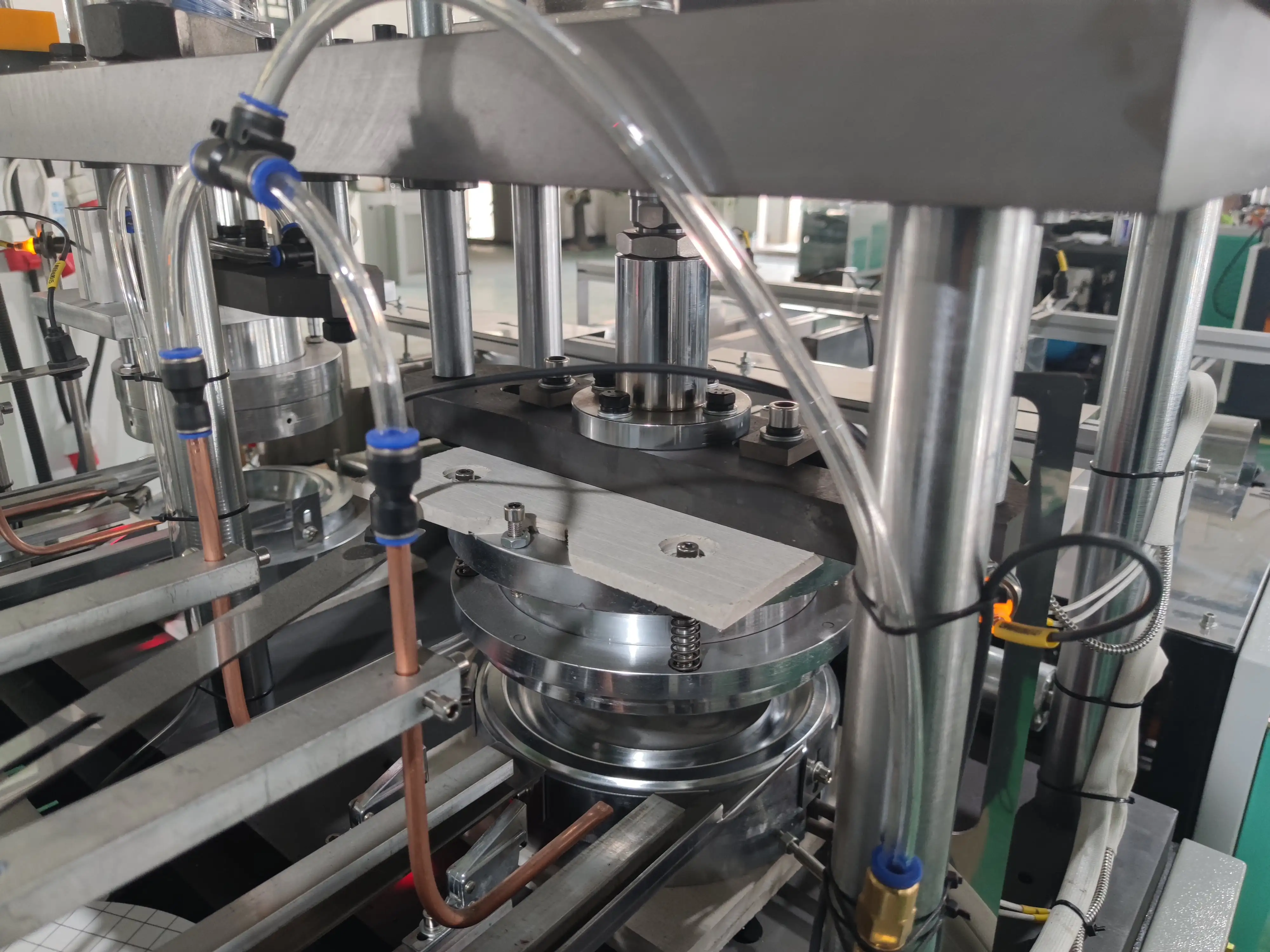 Disposable Semi Automatic Chinese Paper Plate Tray Making Machine For Flowers For Decoration Wedding Artificial