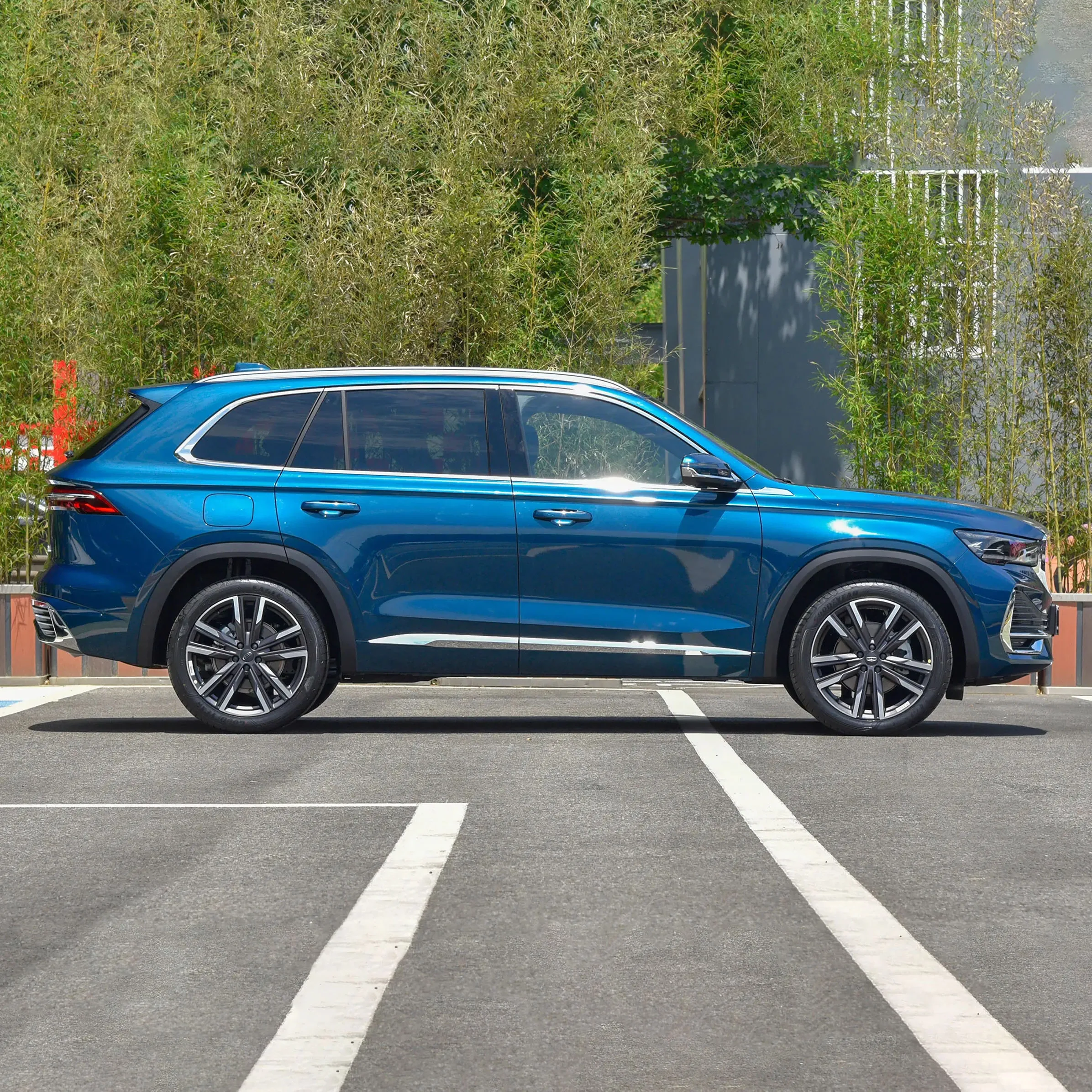 Дешевая цена 4Wd флагманское издание Geely Monjaro 2023 Car Xingyue L новый внедорожник