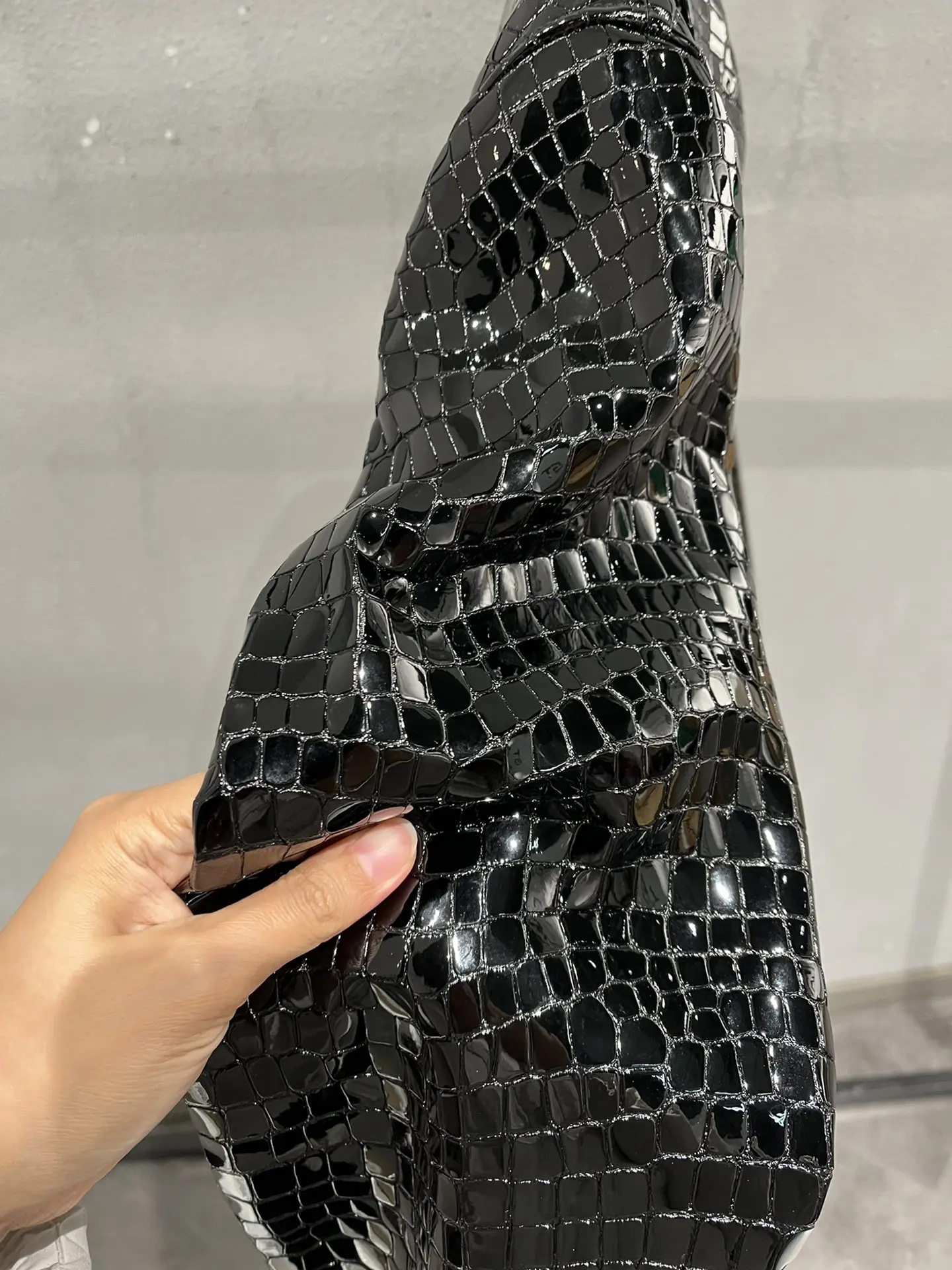 2023 модная Новая роскошная женская одежда на заказ мягкая куртка из натуральной кожи с узором крокодиловой для весны и