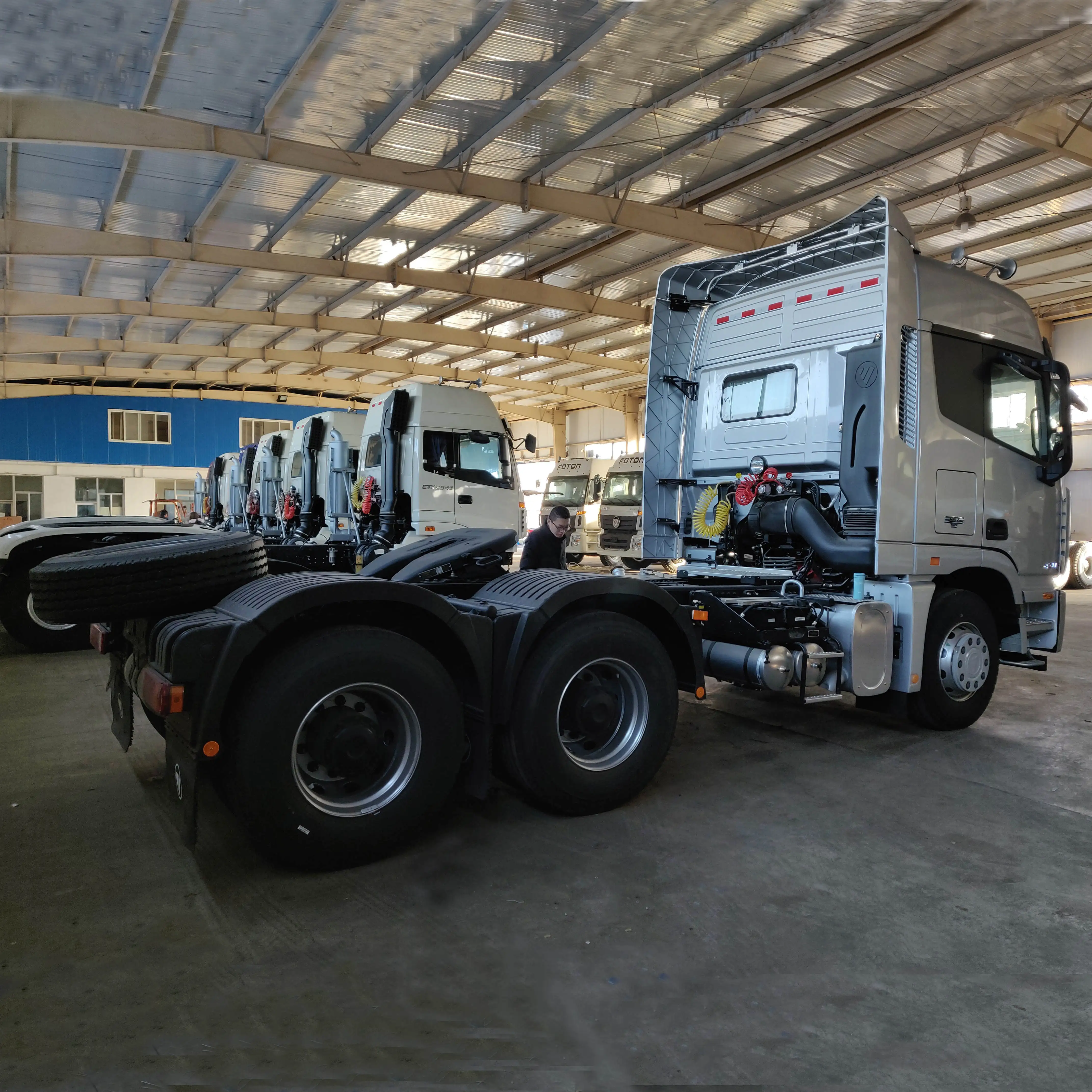 Китай Подержанный грузовик 6x4 часть головка трактора Foton Auman тягач продажа по низкой цене