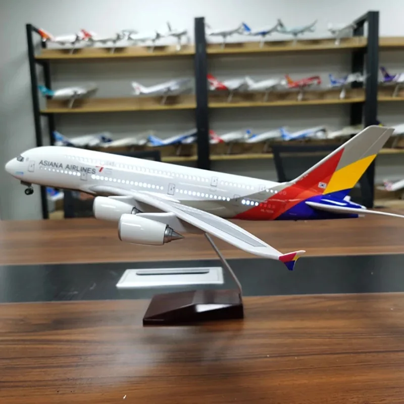 2024 NEW TOY A116 LED Flashing Large Scale 1:150 47cm A380 Asiana Airline Light Resin Aircraft Models with Wheels business gift