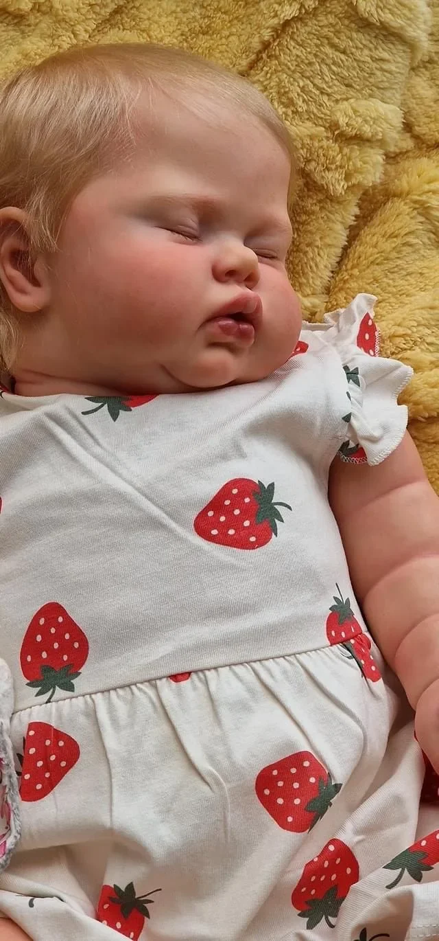 NPK 24Inch Lifelike Sleeping pickle in Soft Cloth Body Reborn Toddler Hand rooted Blond Hair Cuddly Baby Girl Doll Baby