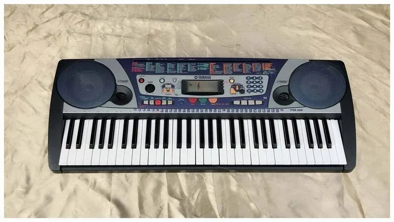 YAMAHAS PSR260 portable music organ POWER Keyboards 61Key big sound E piano refurbished