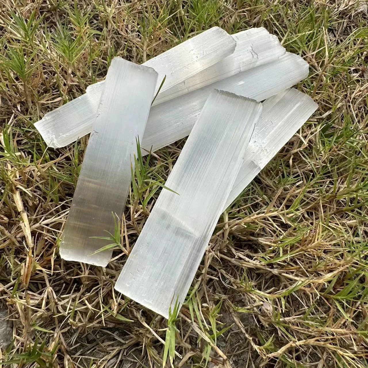 Wholesale natural raw gemstone fengshui wand Energy crystals healing reiki stones rough selenite sticks for decoration