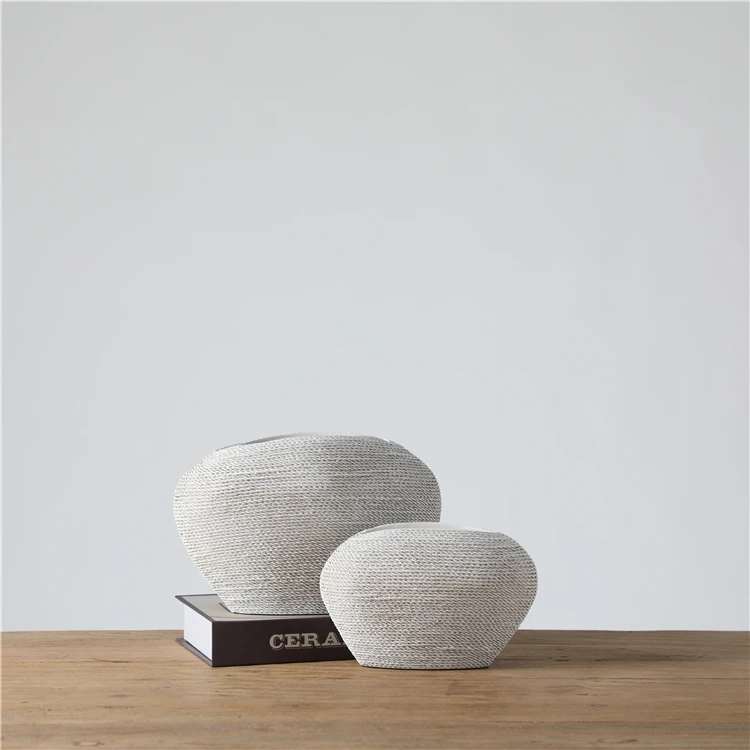 Best selling luxury embossed craft flower resin vase for home decoration