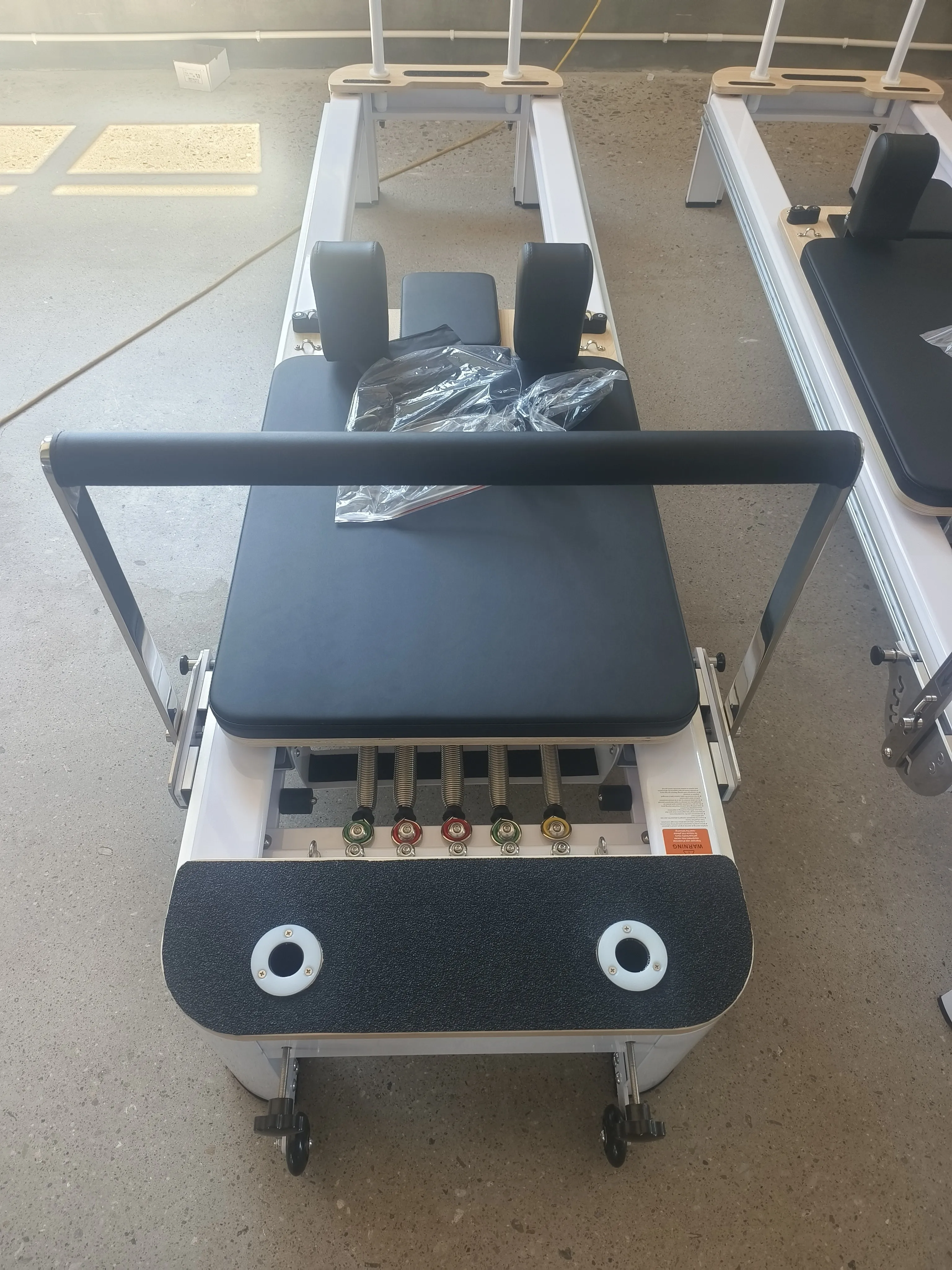 commercial durable fitness studio home use infinity bar white aluminum reformer pilates