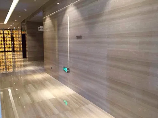 Modern Design Natural White Wooden Vein Marble Polished Surface Finish Granite Slab