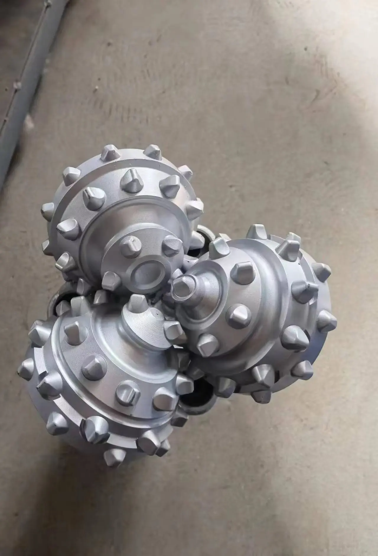 Hot Sale 8 1/2 inch 215.9mm and 8 3/4inch 222.2mm IADC437 nine single cone roller bit Roller Cone Bit