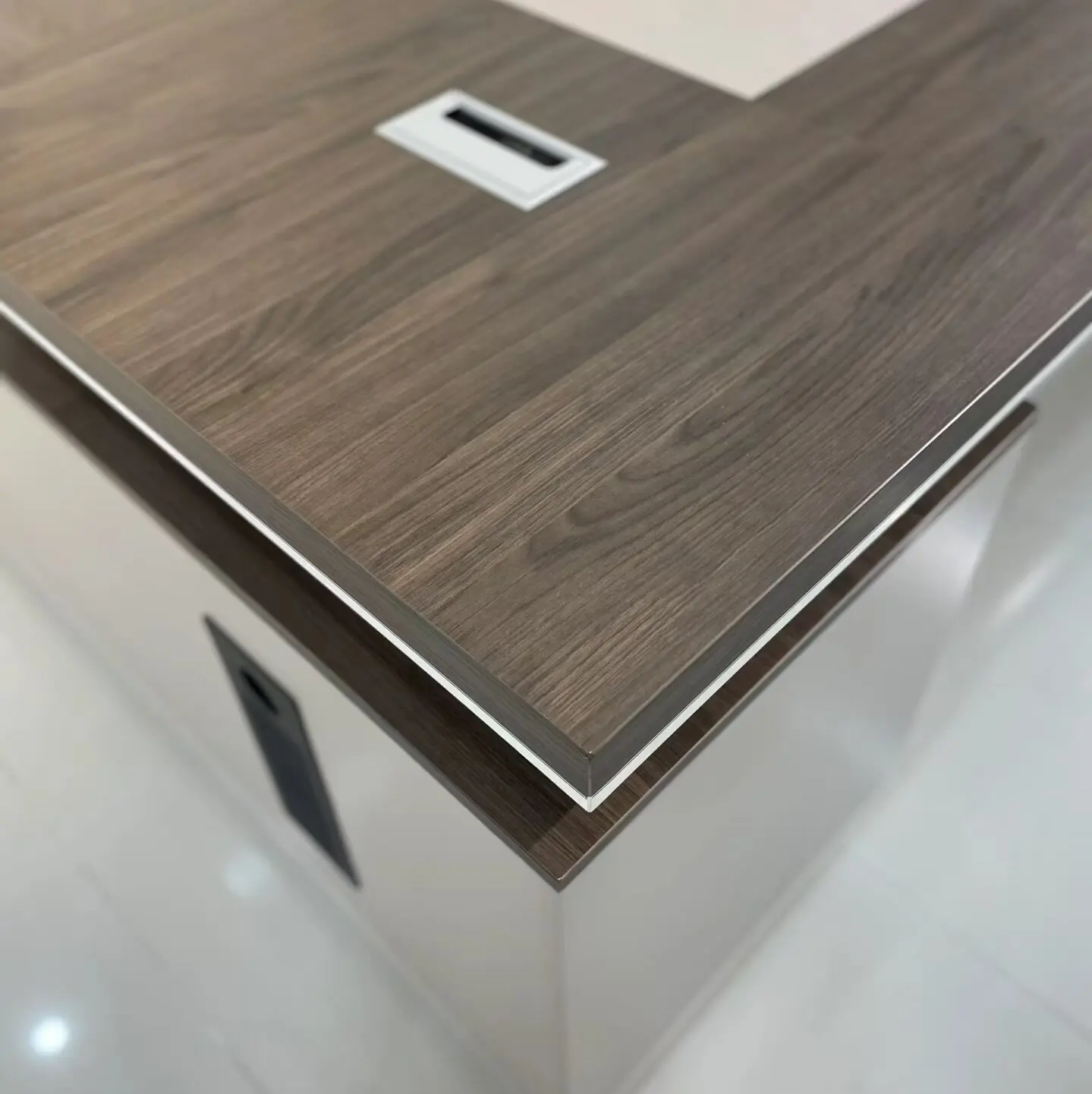 Elegant boss office desk and chair combination simple and modern CEO office furniture