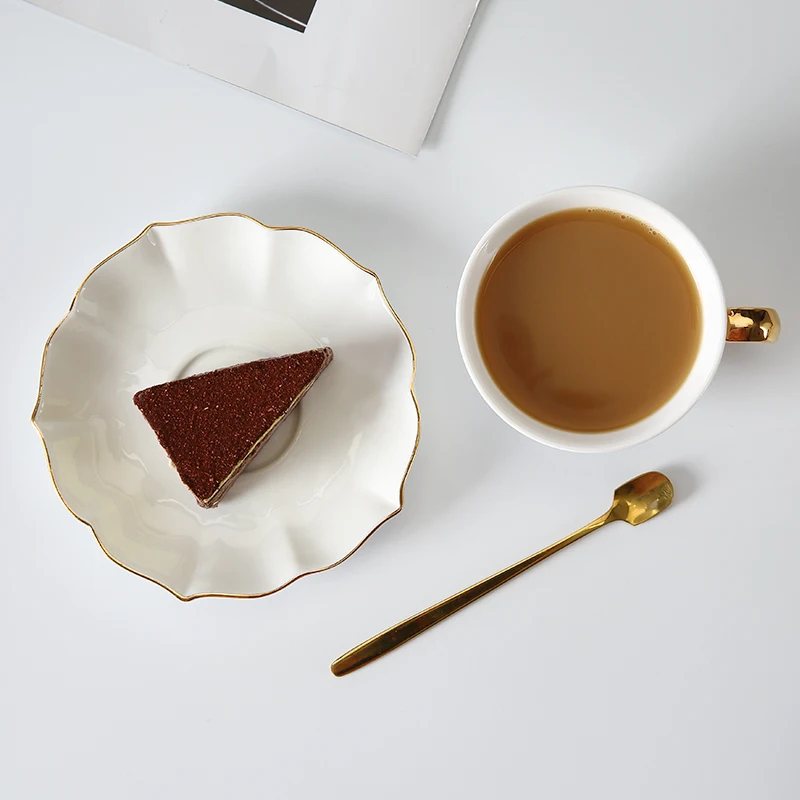 200 мл керамическая белая фарфоровая чашка в западном стиле и блюдце форме цветка посуда для напитков с золотым