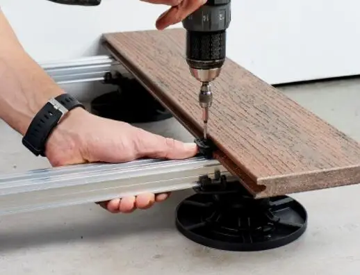 China Professional Factory Custom Design Wpc Balcony Waterproof Fences