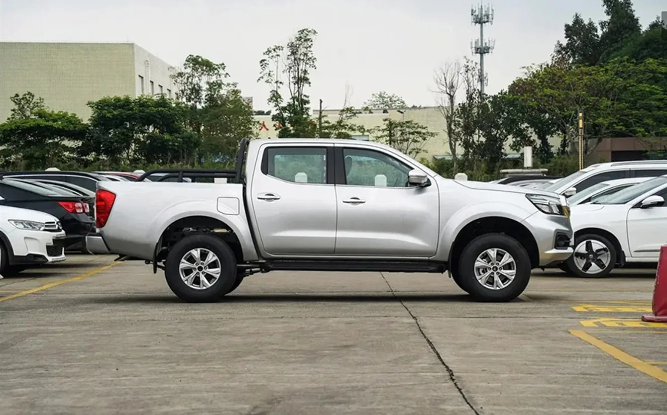 Мини грузовик пикап ручная передача бензин Dongfeng Rich 6 Пикап 4*2 WD светодиодный Электрический кожаный турбо-люк на крыше по индивидуальному заказу