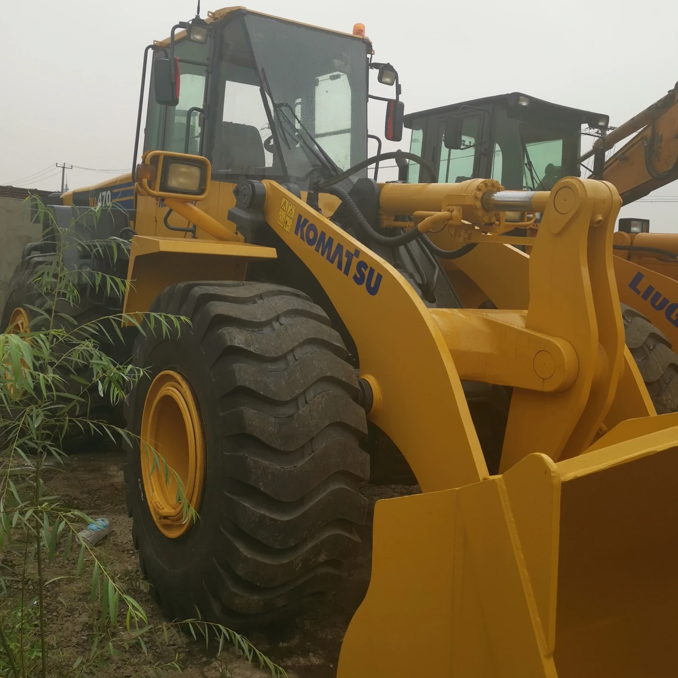 Хорошее состояние komatsu строительная машина 24 тонны Komatsu колесный погрузчик WA470 б/у