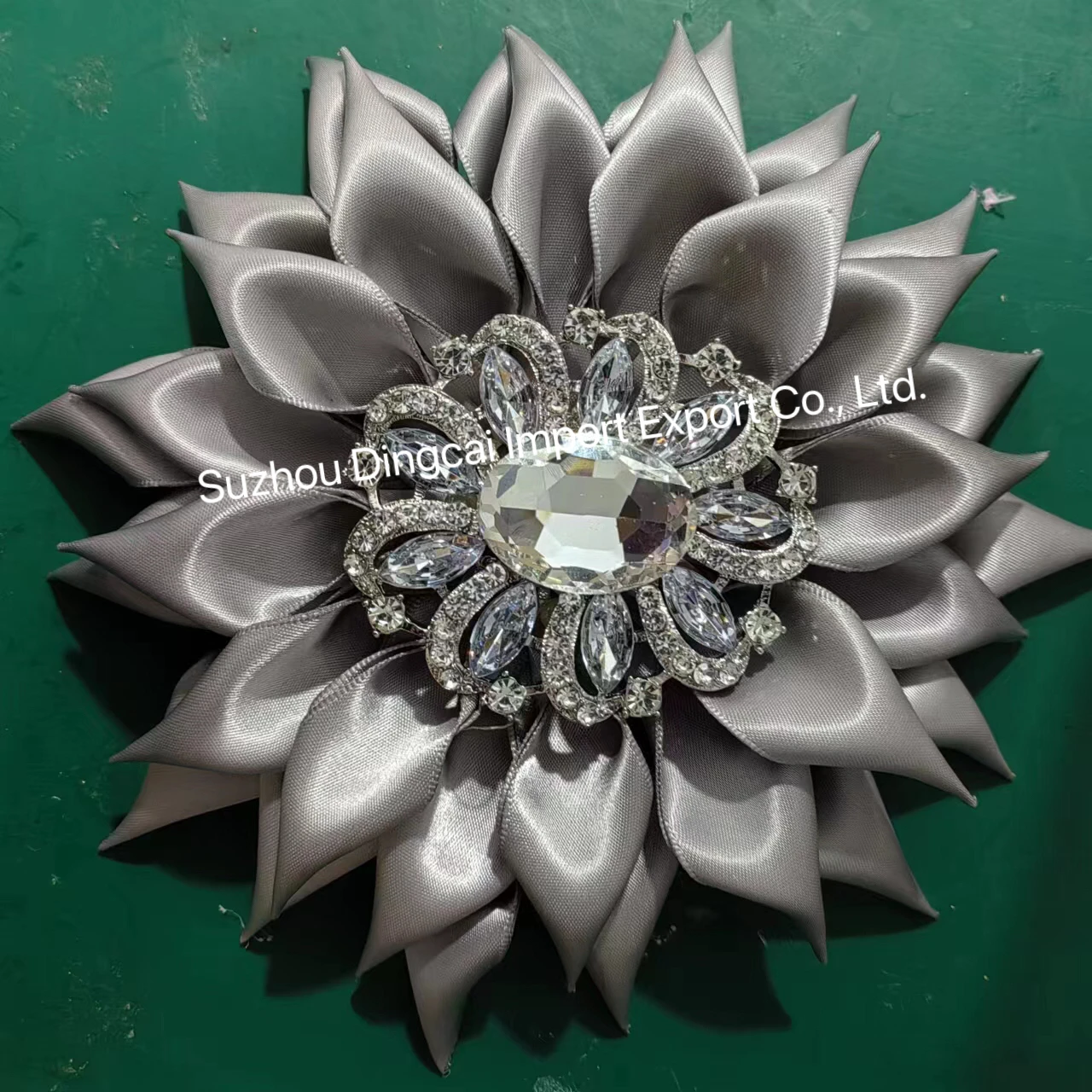 custom 6.8 inches silver Soros long petals double layer corsage