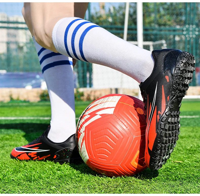 2022 Fashionable Style  For Men Soccer Boots Best Selling Football Shoes Oem Products Soccer Shoes