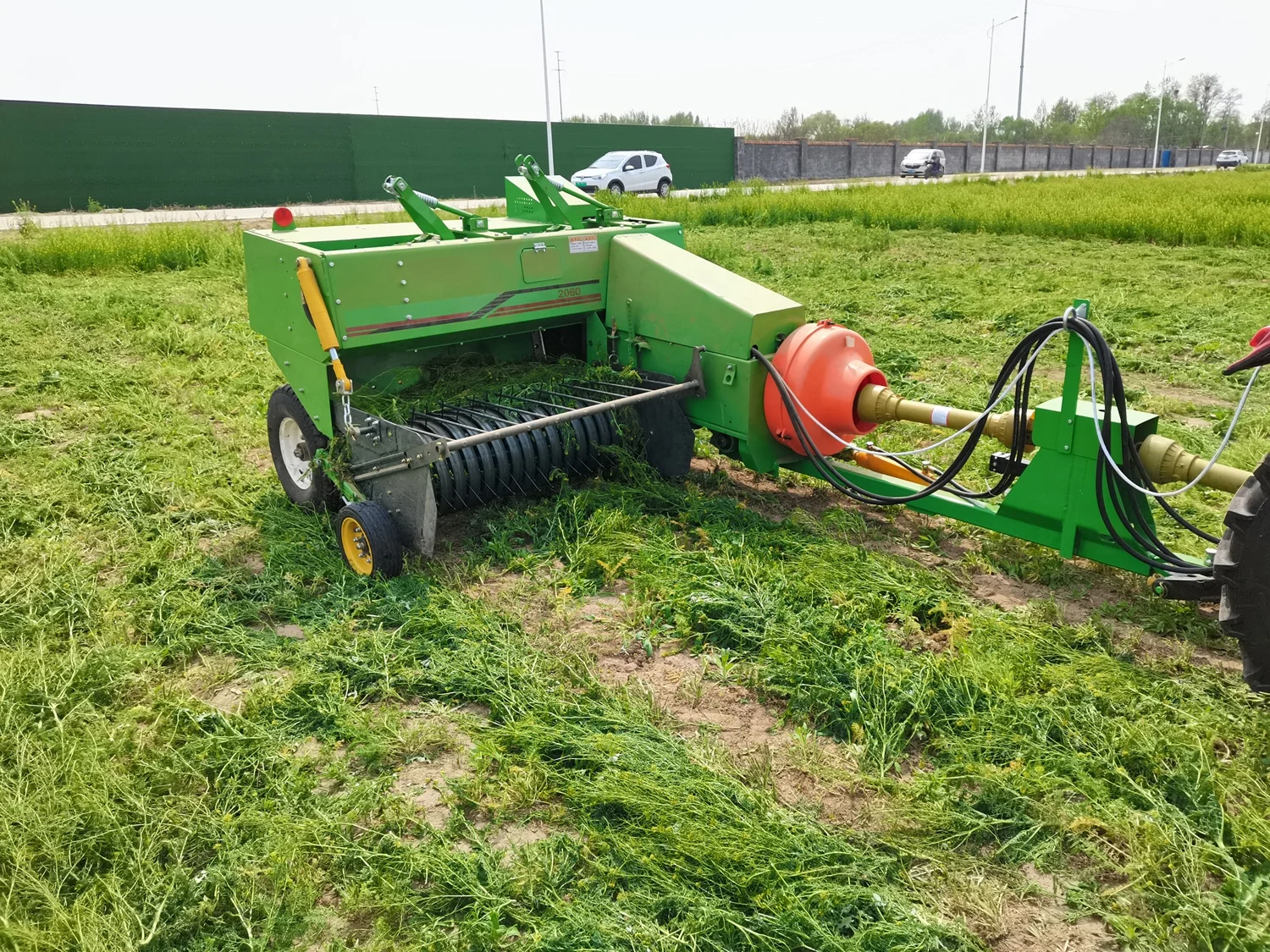 Офсетный квадратный пресс для сена