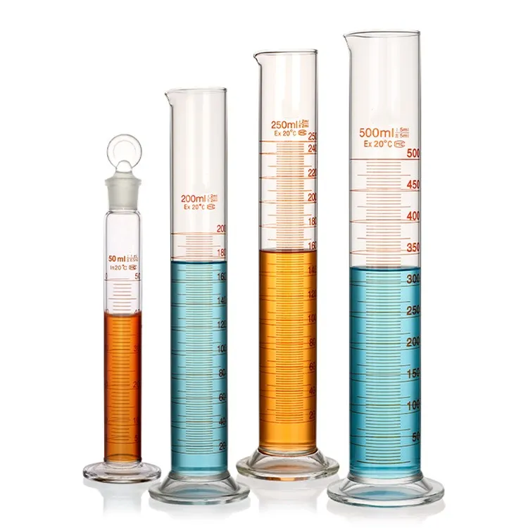 Laboratory Glassware Boro3.3 Glass Measuring Cylinder with Graduation and Spout