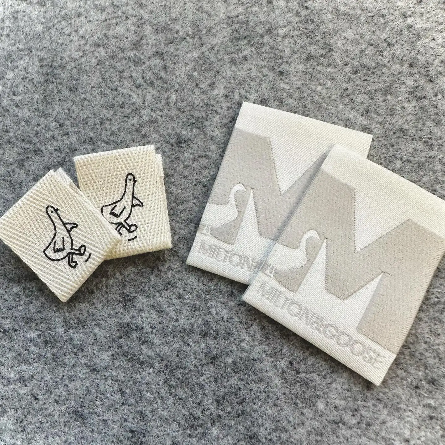 Фирменные тканые этикетки для одежды