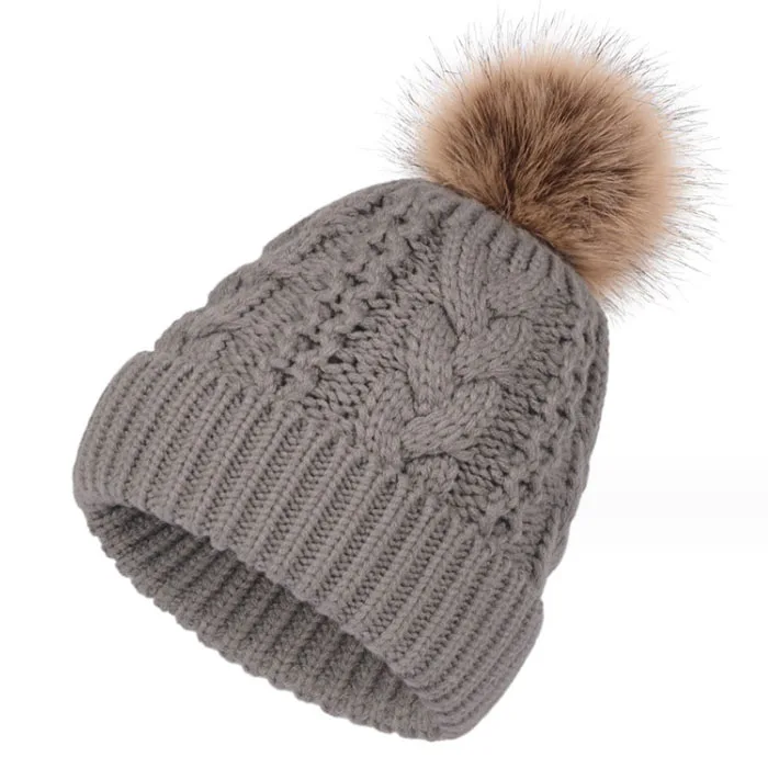 pom beanie 5.jpg