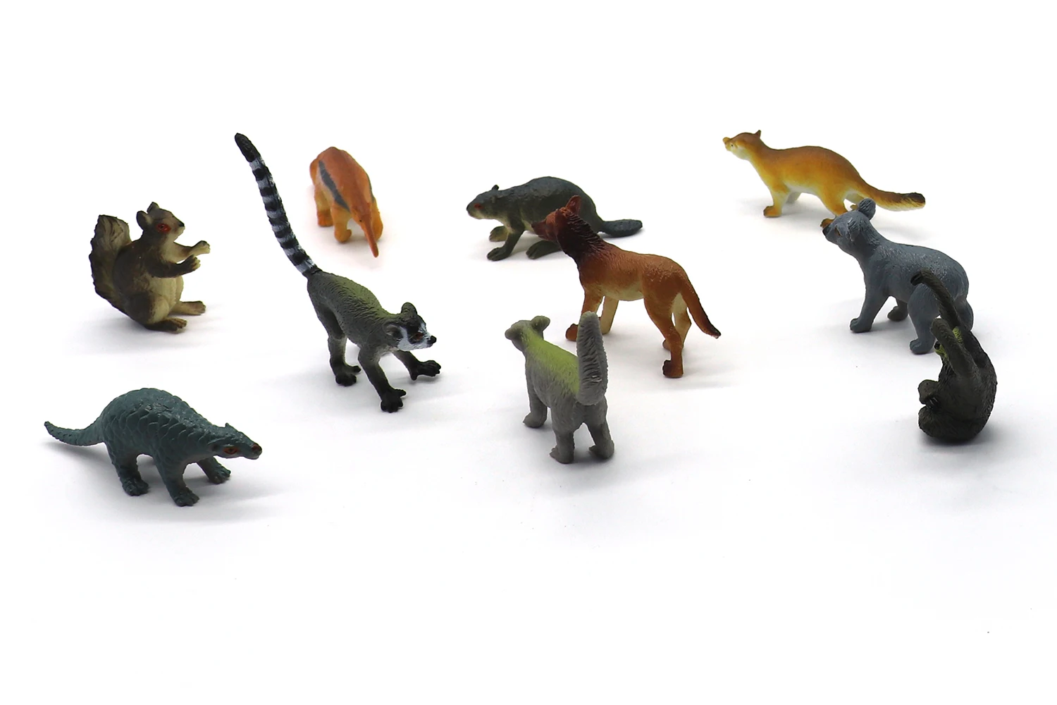 2024 cheap price plastic figurine toys for kids