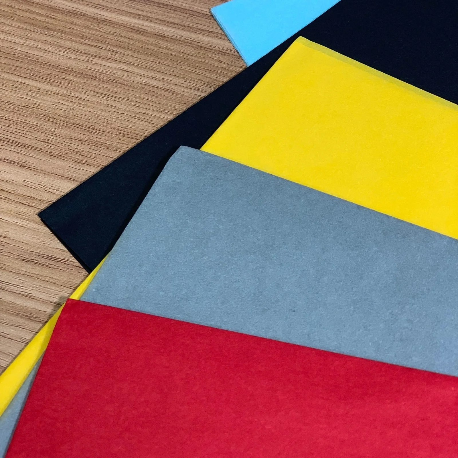 Тонкая подарочная бумага для упаковки бумажных салфеток цветная/белая рукоделия изготовленная на заказ силиконовая офсетная печать из целлюлозы натуральной древесины CU 17 г/м2