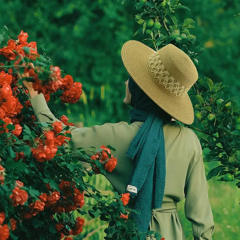 Hot Selling Solid Ladies Wide Brim Paper Panama Beach Sun Hat For Women Summer Wholesale Straw Hats