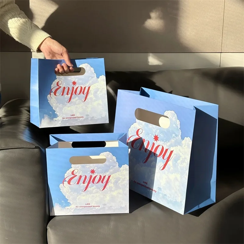 Handmade Simple paper Luxury Brand Tote Bag Custom Pattern Small Cute Christmas Gifts Bag Custom Logo Fashionable Clothing Bag
