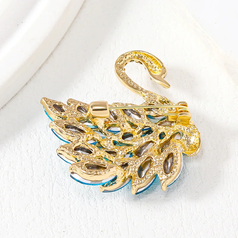 Manufacturer wholesale custom metal gold fashion rhinestone designer enamel  animal swan luxury pin lapel pins brooches women