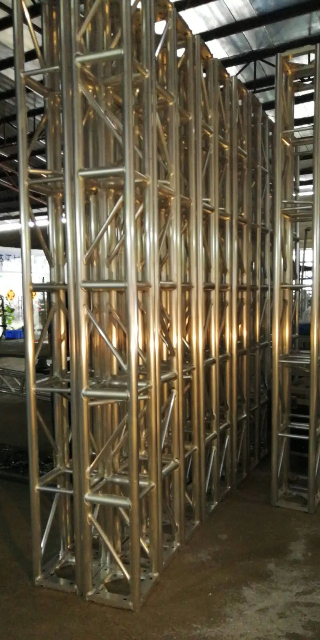 Aluminum Square and Triangle Bolt Stage Display Truss for Concert for Enhancing Stage Lighting Effects